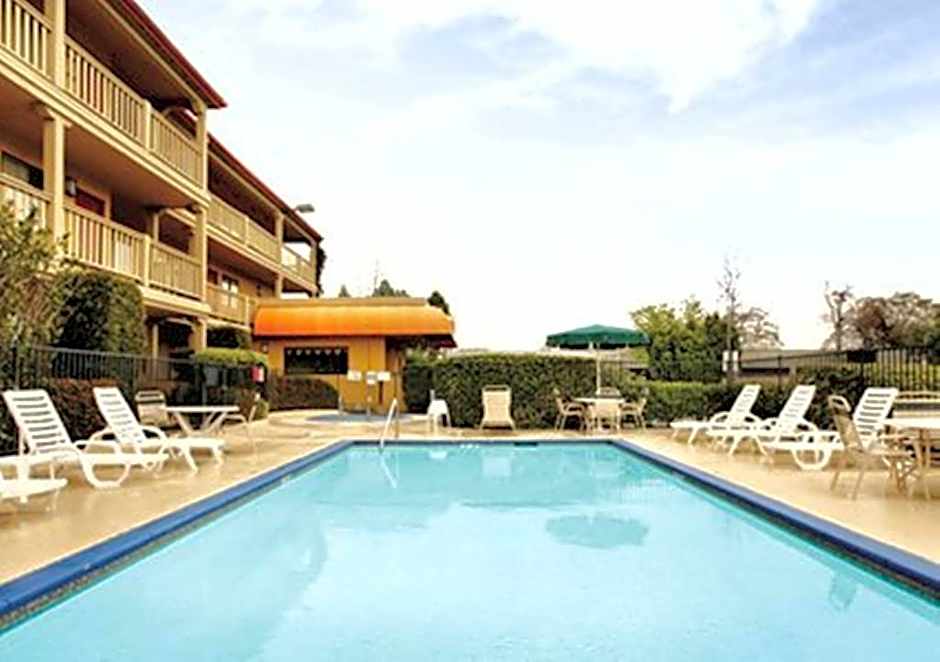 Quality Inn Oakland