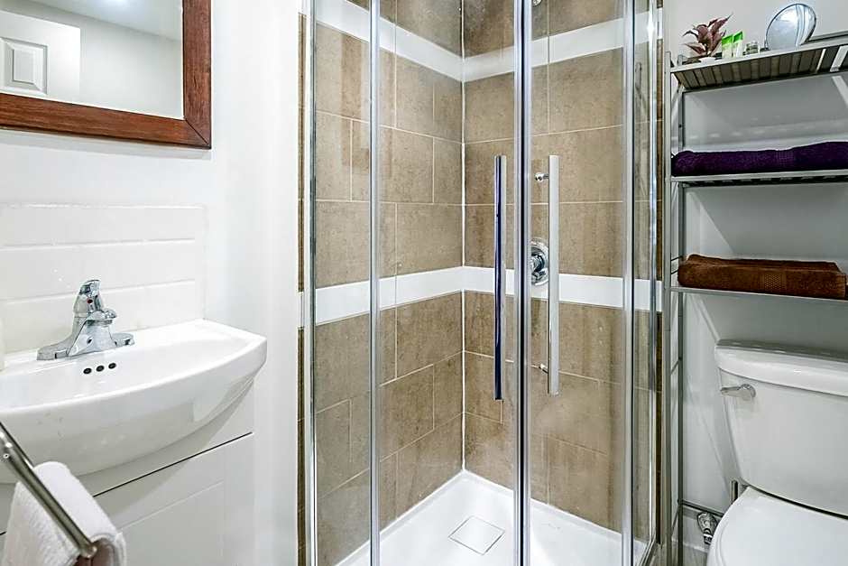 Multi-level Townhome Close to Christie Pits Park