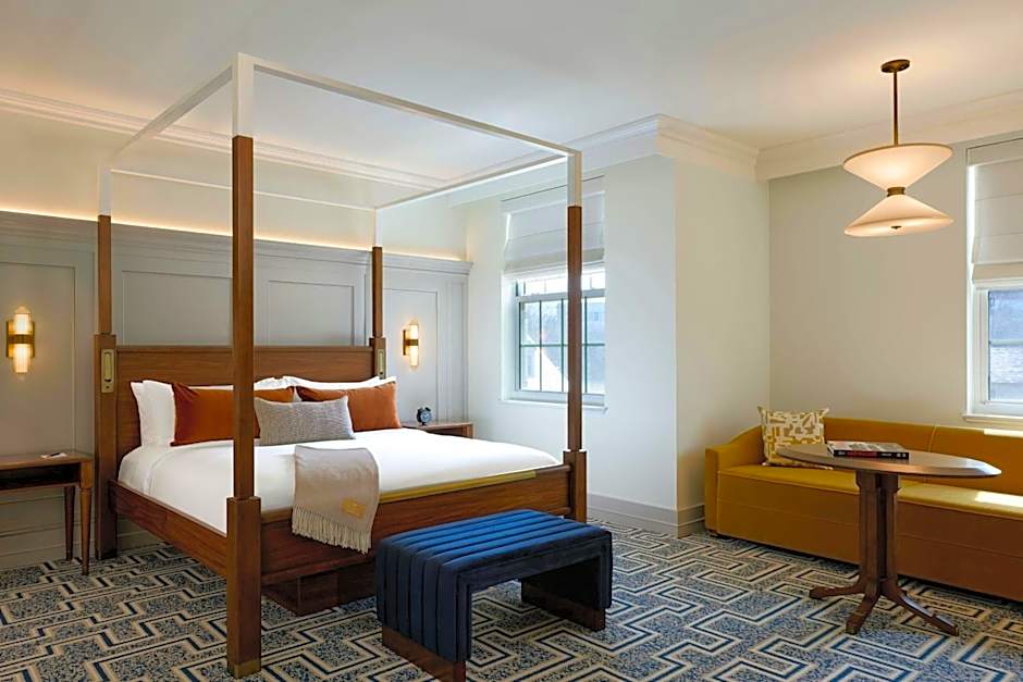 Photo 1 of 9 of Deluxe 1 King Bed