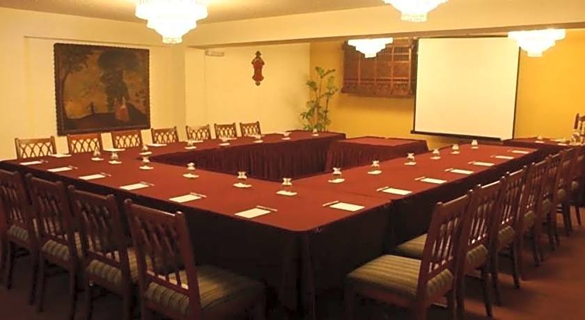 Thunderbird Carrera Hotel & Casino