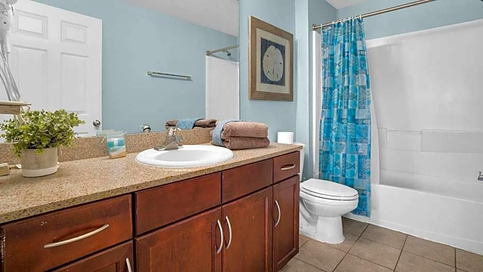Laketown Wharf 1037
