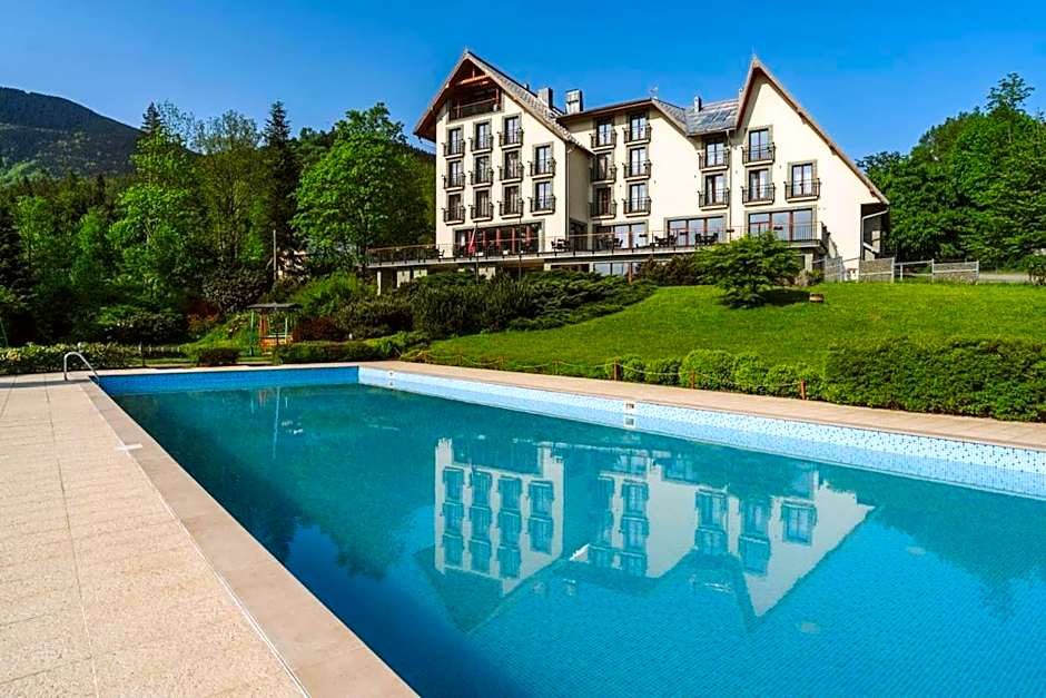 Beltine Forest Hotel