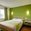 Super 8 by Wyndham Aurora East