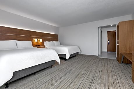 Queen Room with Two Queen Beds and Roll-In Shower - Disability Access