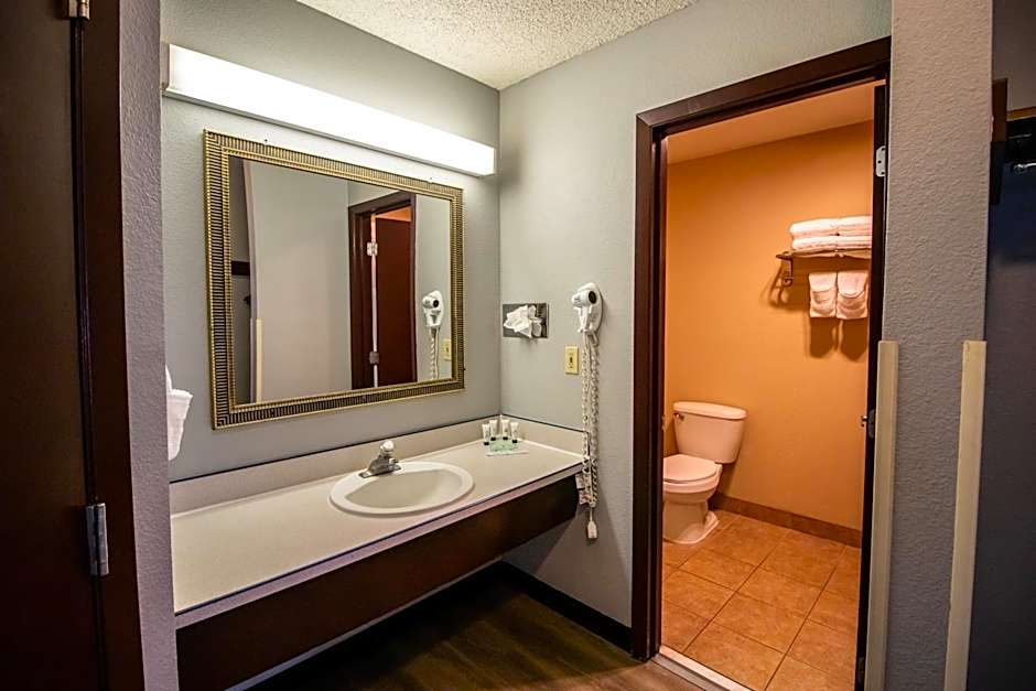Red Lion Inn & Suites Vancouver