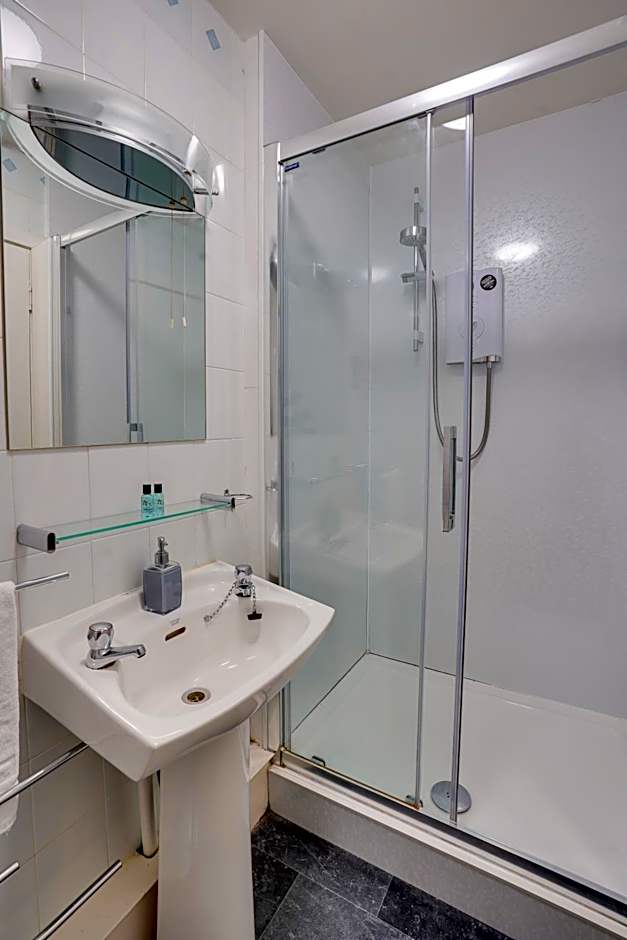 The County Hotel - Self Check-In, Ultra Fast WI-FI, Free Parking, Central Location