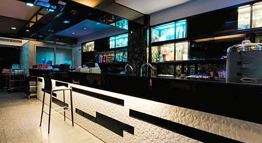 Convenient Park Bangkok Hotel