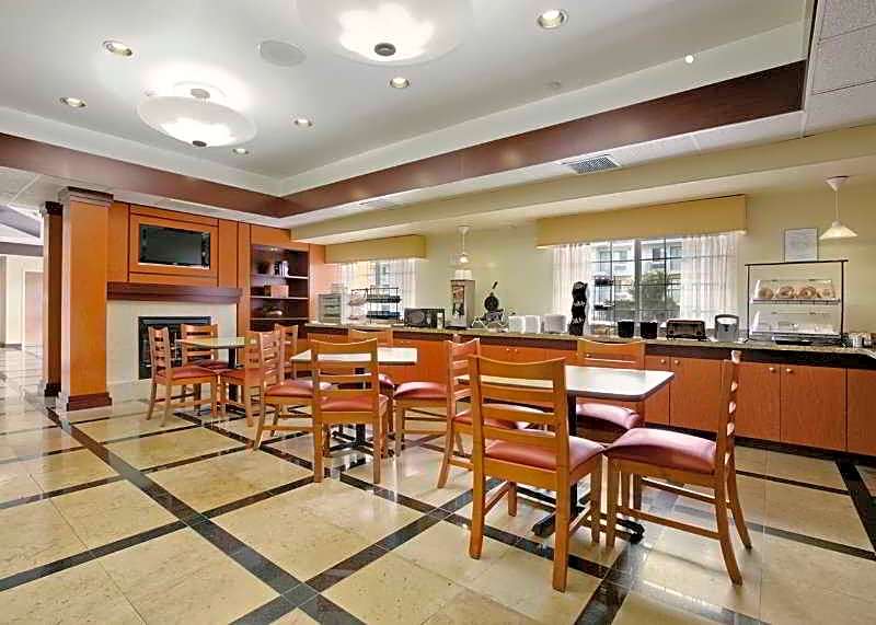Comfort Inn & Suites Oakland