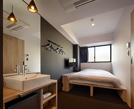 Double Room with Private Shower and Toilet
