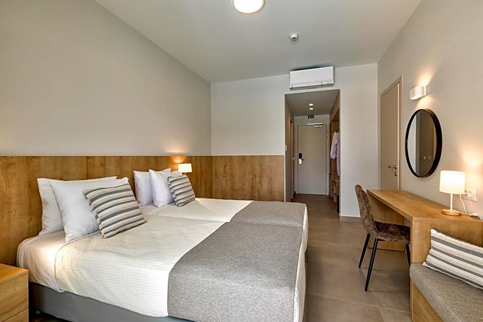 White Olive Premium Laganas