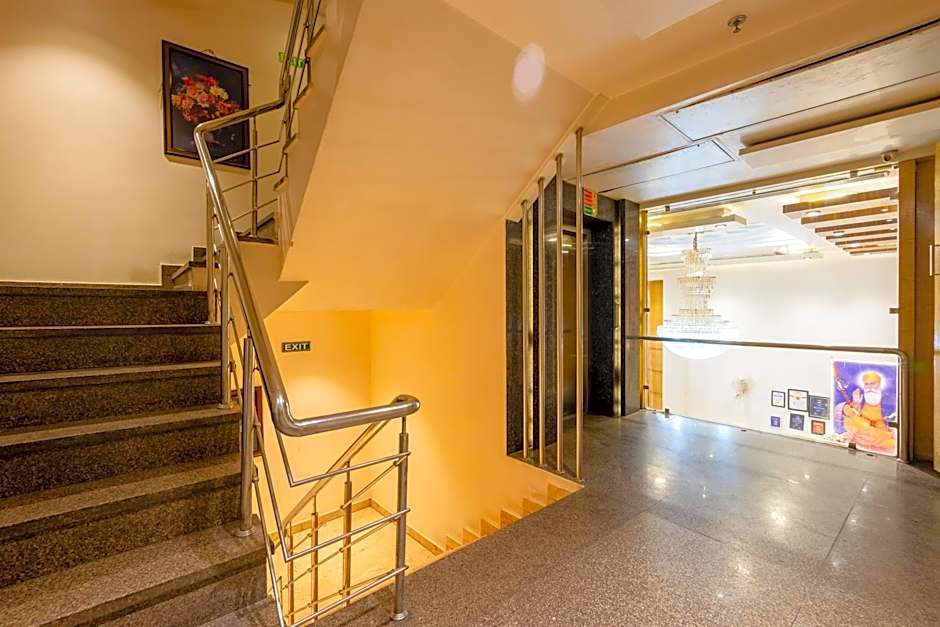 Aman Continental With Restaurant - 5Mins from Connaught Place ,Railway Station & Metro