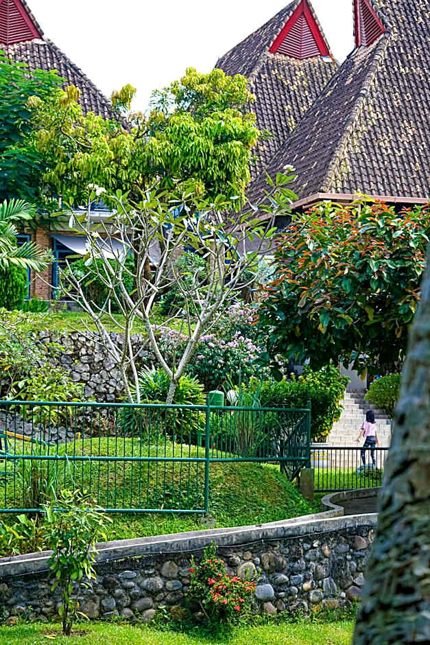 Hotel Deli River and Restaurant Omlandia