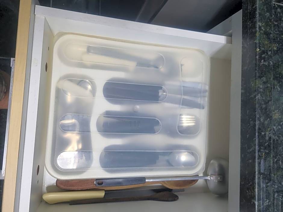 Apartamento Frente para o Mar - Varandão com Blindex - Vista Total para o Mar - 1 Suite e mais 2 Quartos-Ar Condicionado - 2 Vagas - BEIRA MAR - 70 metros da Praia ,TVS SMART GERAL -WI-FI -DISNEY PLUS-OUTROS- PORTARIA 24 HORAS-KIT PRAIA 4 PESSOAS