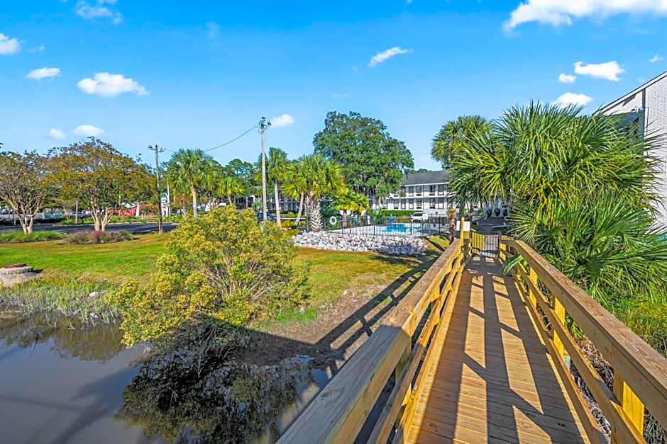 Charleston Creekside Inn
