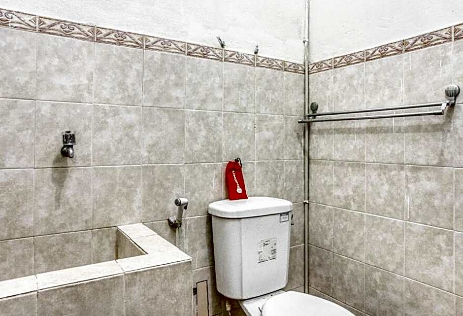 RedDoorz Syariah @ Raya Tajem Maguwo