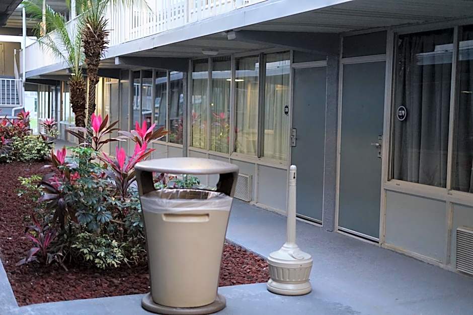 Celebration Suites At Old Town