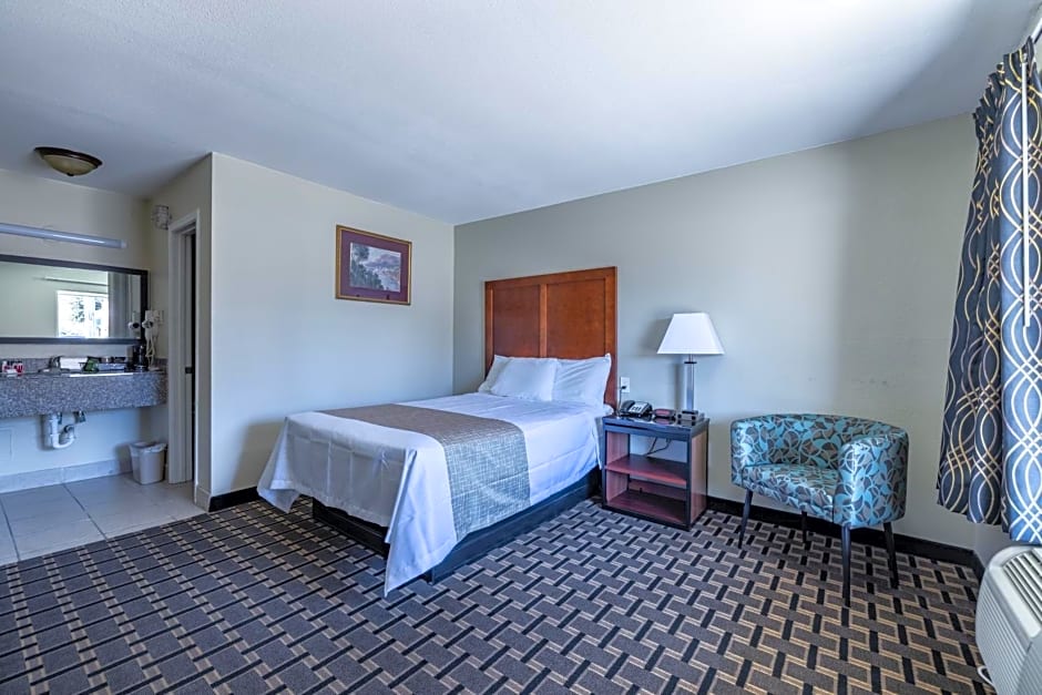 Travelodge by Wyndham Jackson I-40 Exit 82
