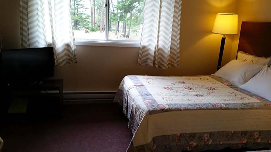 Pinecone Motel