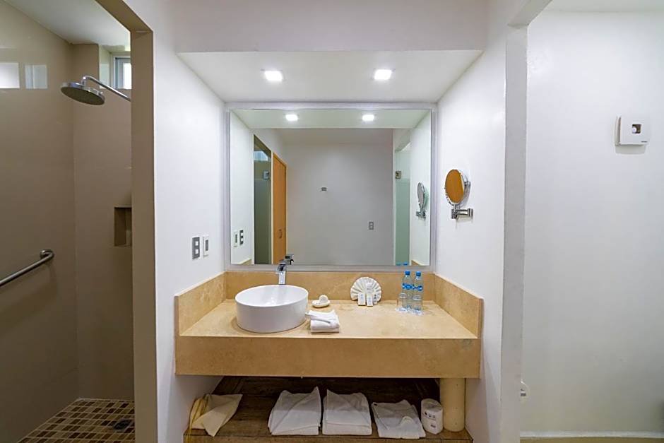 Hotel Castillo Huatulco & Beach Club