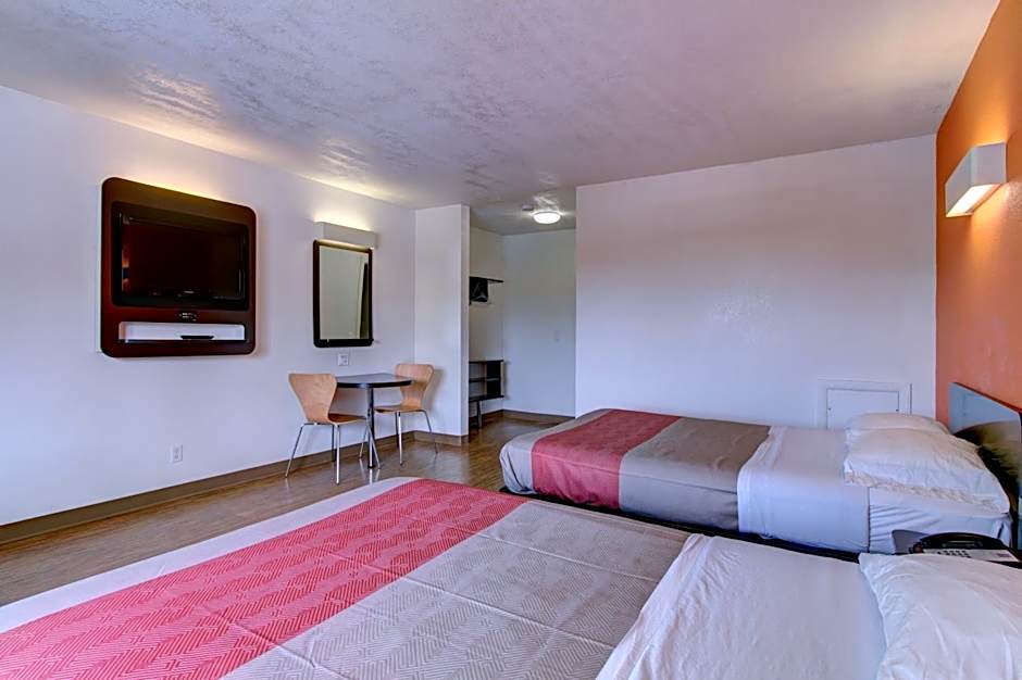 Motel 6 Richfield OH