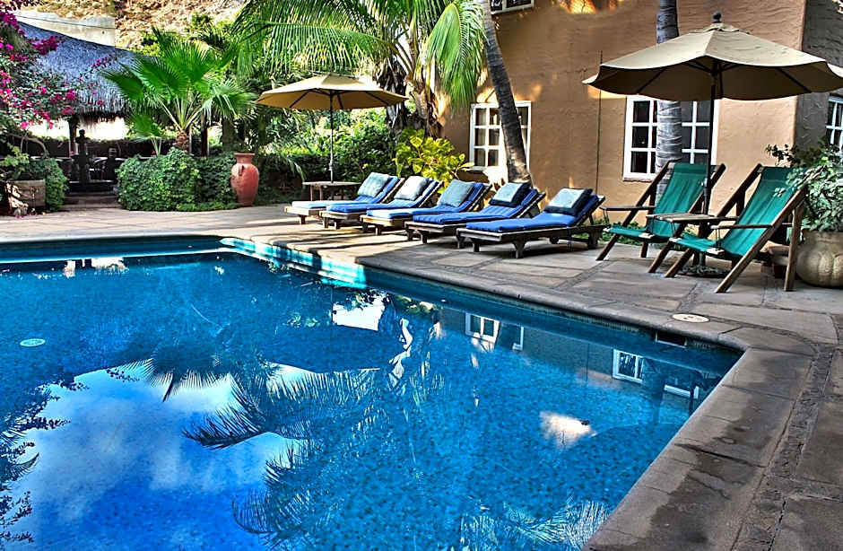 The Bungalows Hotel