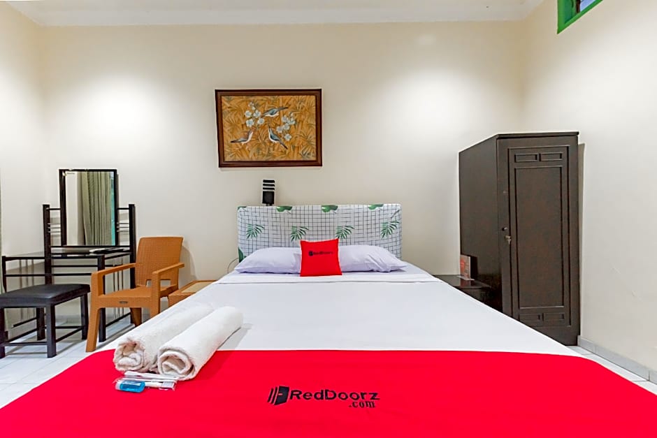 RedDoorz @ Jalan R.E. Martadinata Sukabumi