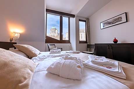 Bazilika alatt Panzió