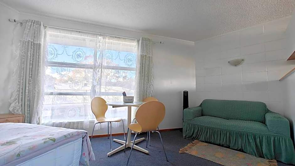 Motel Six