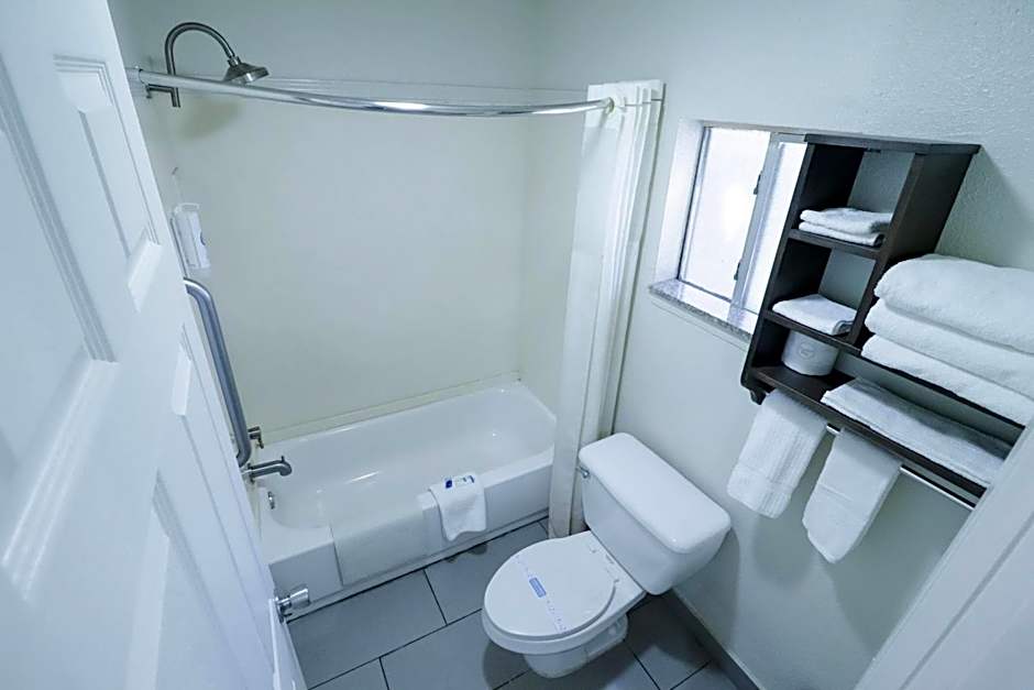 Rodeway Inn San Antonio Lackland AFB - SeaWorld