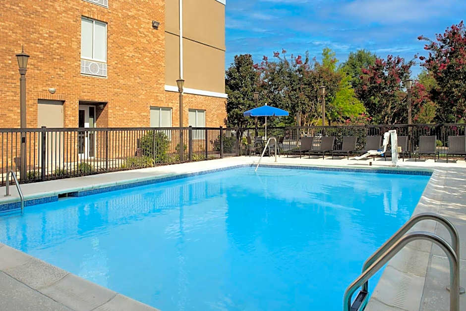 Holiday Inn Express Hotel & Suites Greensboro - Airport Area By IHG