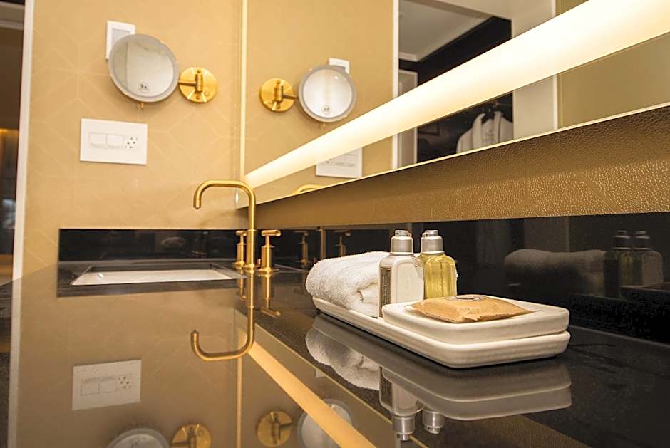 AZUR Legacy Collection Hotel