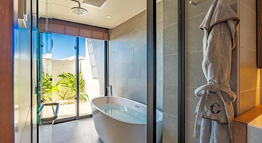 One Suite THE GRAND