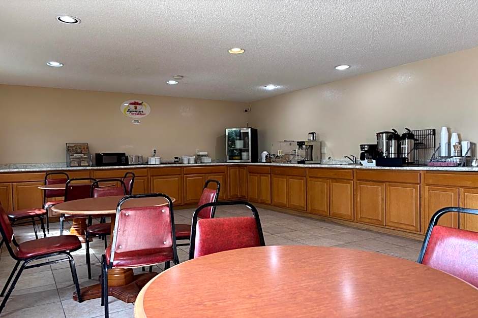 Super 8 by Wyndham Pontiac