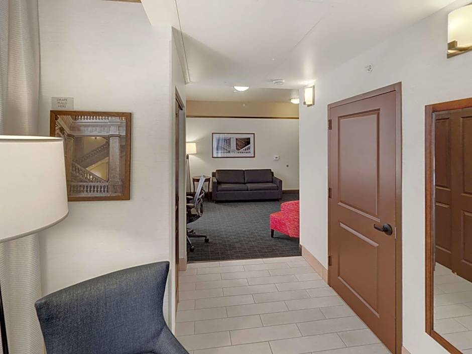 Hilton Garden Inn Milwaukee Downtown