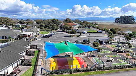 Tāhuna Beach Holiday Park