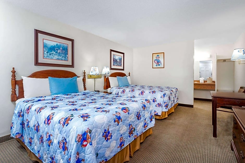 Travelodge by Wyndham Cape Cod Area