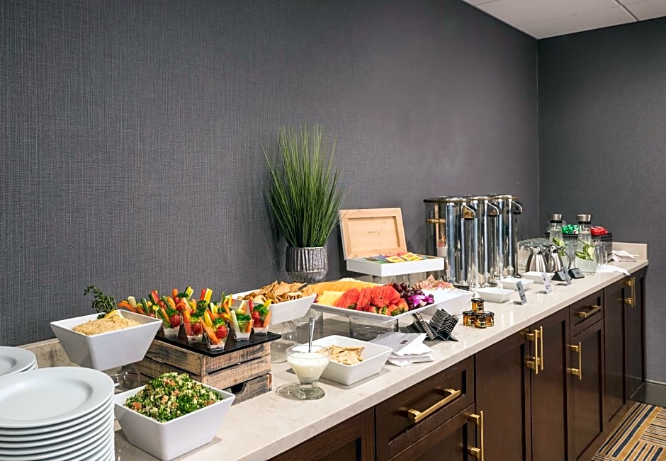 Crowne Plaza Providence-Warwick (Airport) by IHG