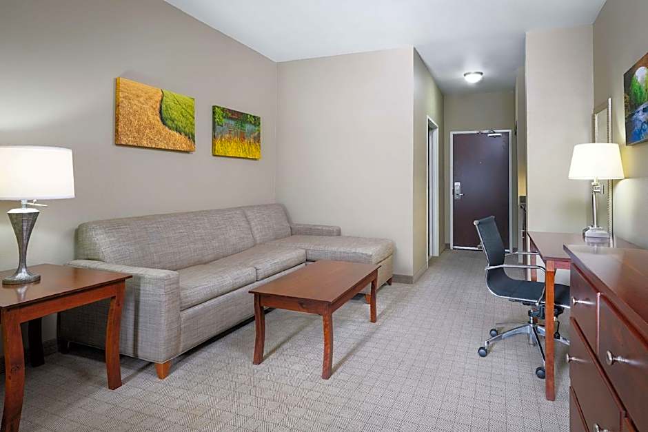 Green Mill Village Hotel & Suites, BW Signature Collection