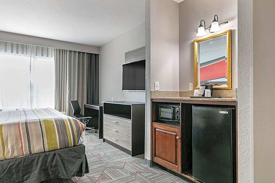 Clarion Pointe Columbus-Bradley Park