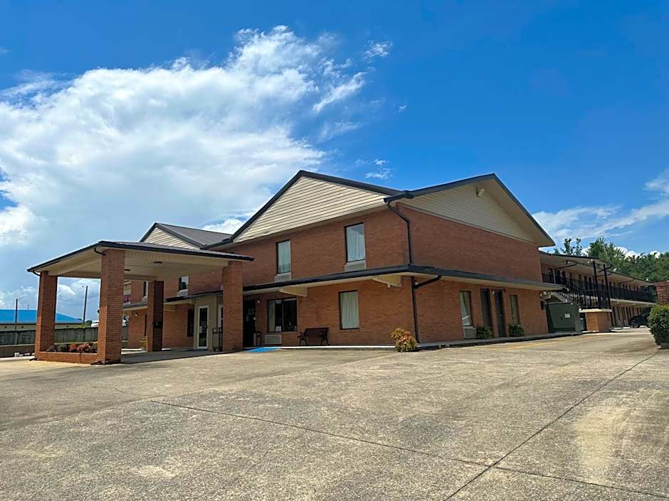 Royal Inn - Anniston