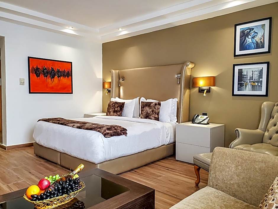 Victoria Crown Plaza Hotel