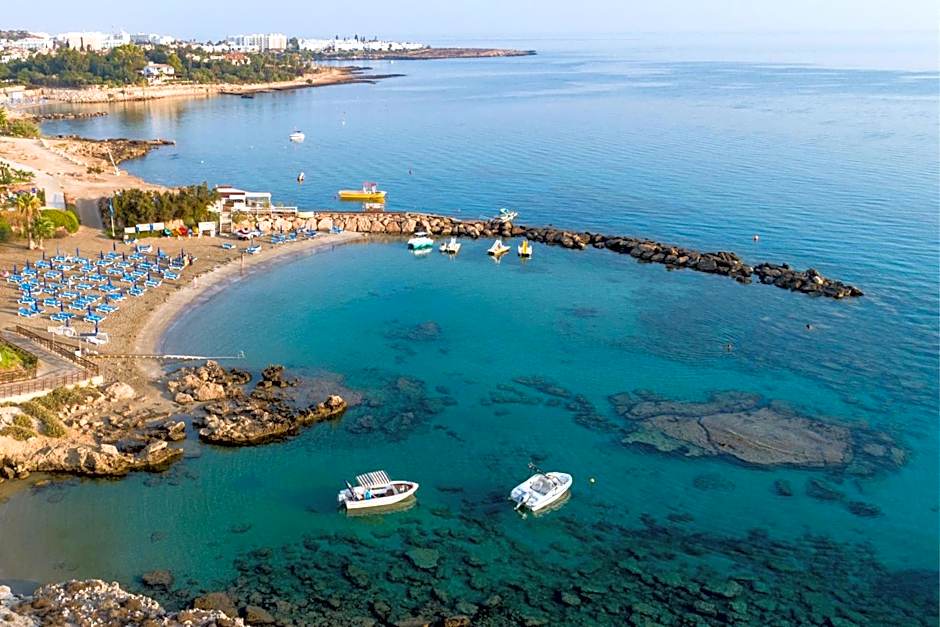 Cavo Maris Beach Hotel