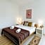 Holiday House Kata & Karon Phuket Hotel