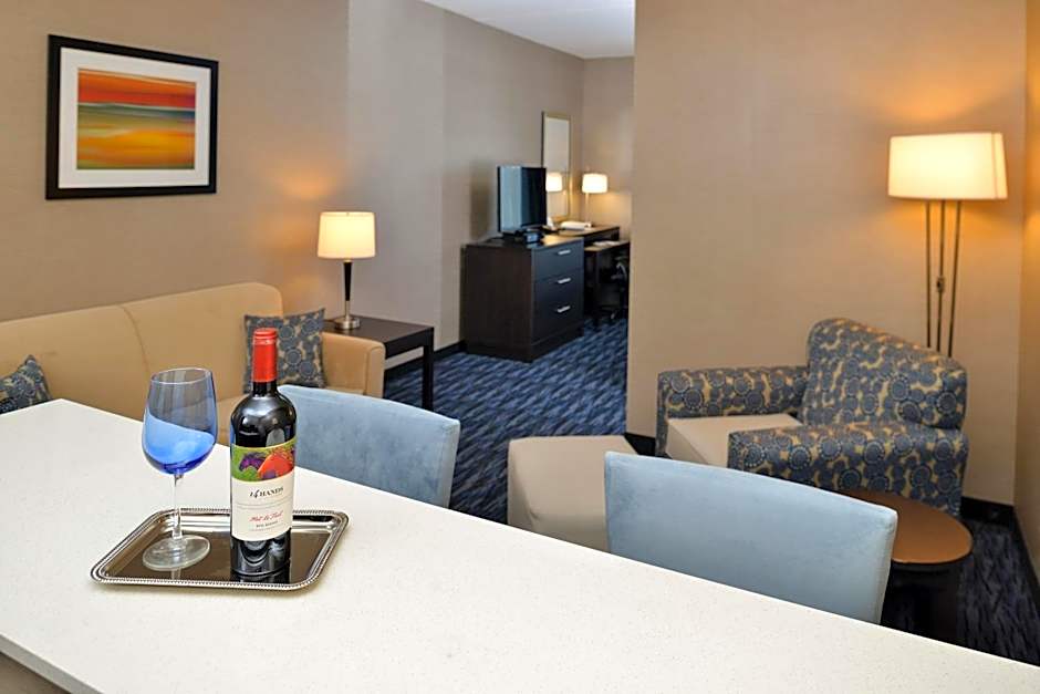 Holiday Inn Express & Suites Peekskill-Lower Hudson Valley By IHG