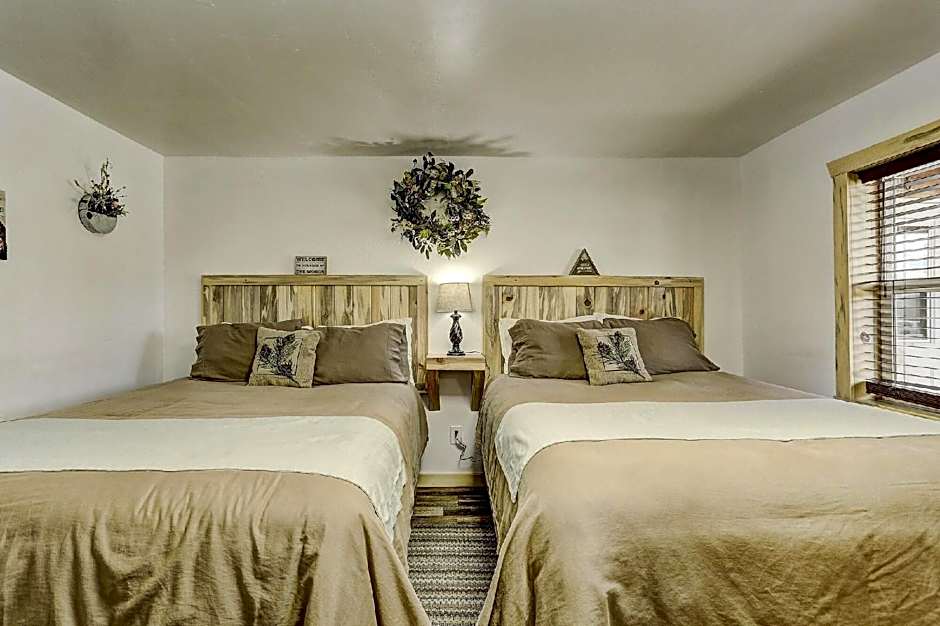 Cascade Lake Inn