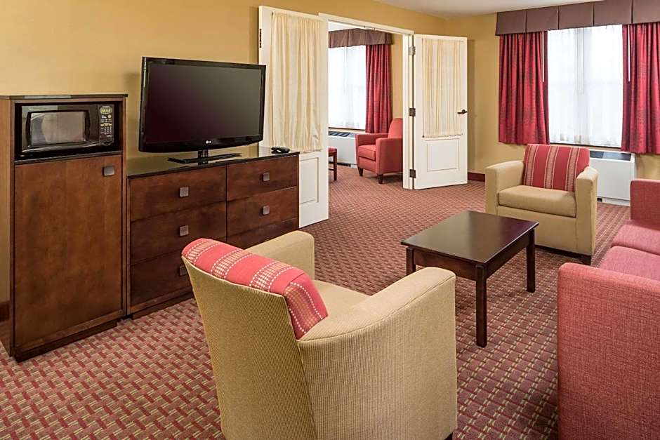 Comfort Inn & Suites Near Burke Mountain