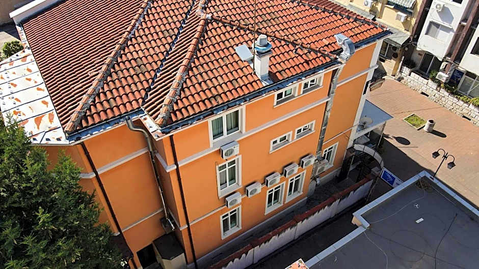 Primavera 2 Hotel