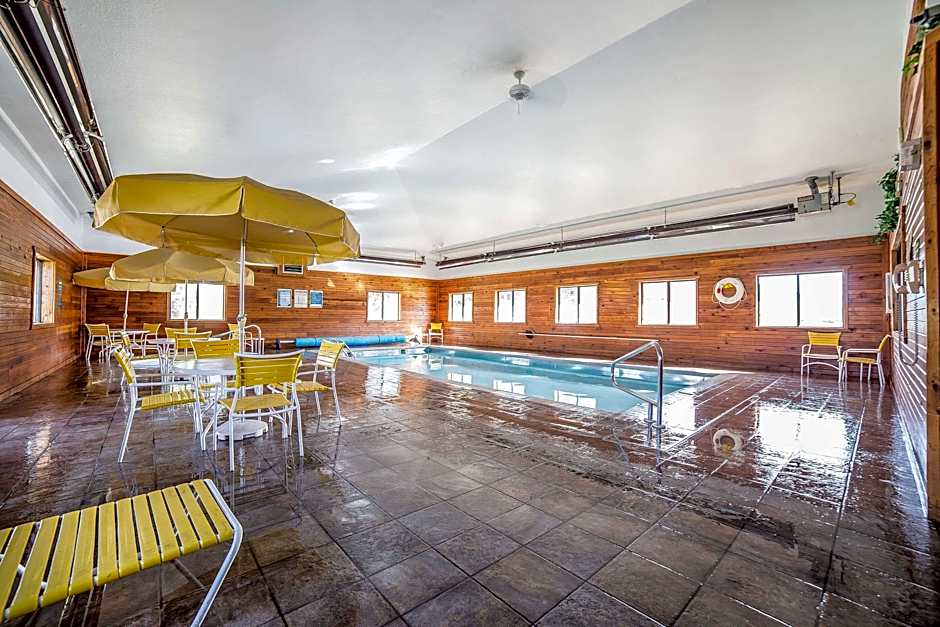 Yellowstone River Inn & Suites