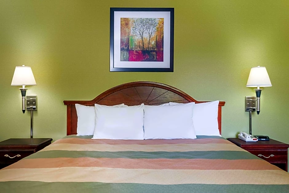 Days Inn by Wyndham Blakely