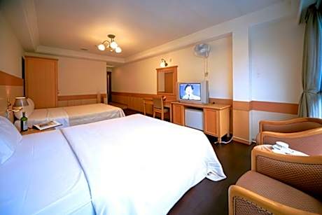 Four-person Room